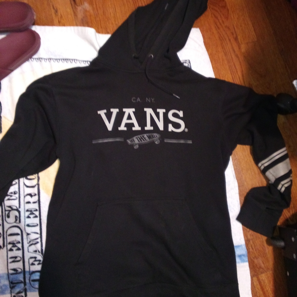 Size M vans pullover hoodie